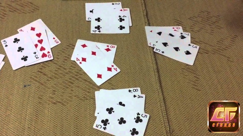 Chia bài được Liêng bằng phương pháp gom bài liêng khi tàn cuộc