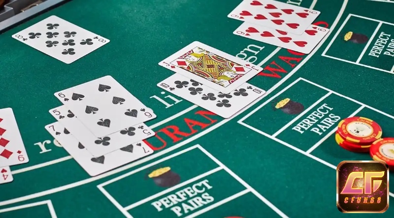 Spanish 21 loại bỏ quân 10 khỏi bộ bài, giảm xác suất blackjack và bổ sung quy tắc đặc biệt giúp người chơi có thêm lợi thế