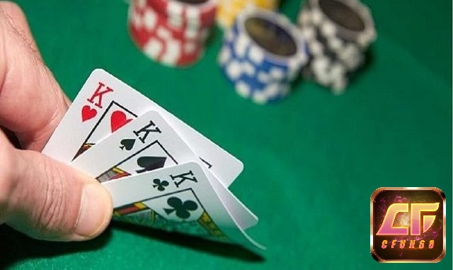 Game bài online mang đến sự tiện lợi cho người chơi bởi bạn có thể chơi tại bất kỳ đâu chỉ cần có internet