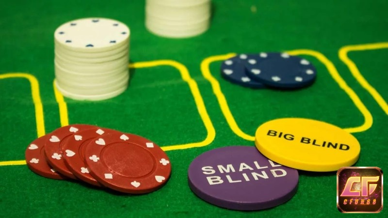 Cấu trúc blind poker tạo ra pot ban đầu và duy trì nhịp độ mỗi ván đấu