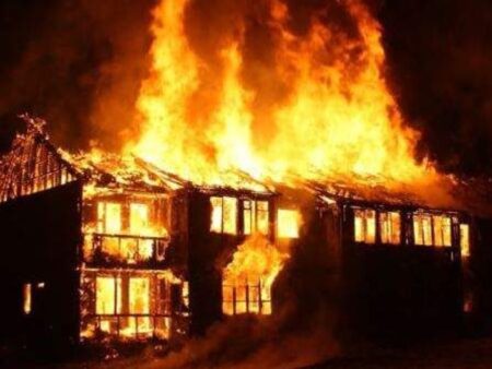 Mơ thấy cháy nhà số mấy? Giải mã điềm báo giấc mơ chi tiết