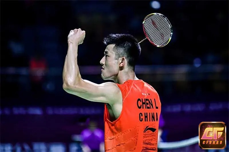 Chen Long thi đấu cầu lông với phong cách chắc chắn và bền bỉ