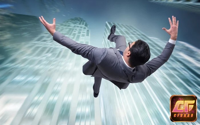 Mơ thấy rơi từ trên trời xuống là điềm báo sắp có những thay đổi bất ngờ đến với bạn